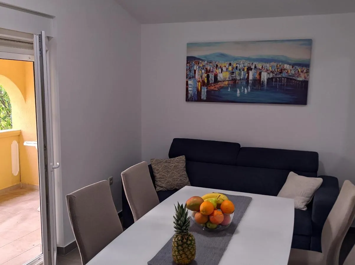 Apartment Apartmani Veki Krusevo  Croatia